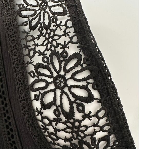 Bewitching BLACK BABYDOLL DRESS Lace rimmed V Neck & Waist Iridescent Buttons - Picture 6 of 9